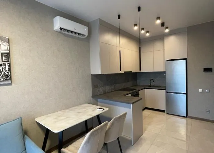 двох кімнатна студія біля моря *